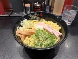 東京油組総本店油そば