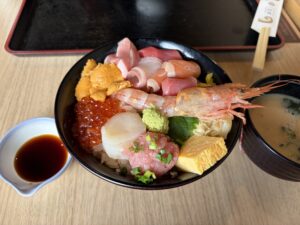 豊洲で食べたうに大トロ丼